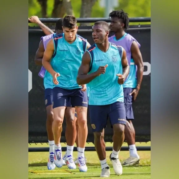 Marathon Authentic Ecuador Team Training Sleeveless Soccer Jersey Men’s Sz XL - Picture 2 of 5